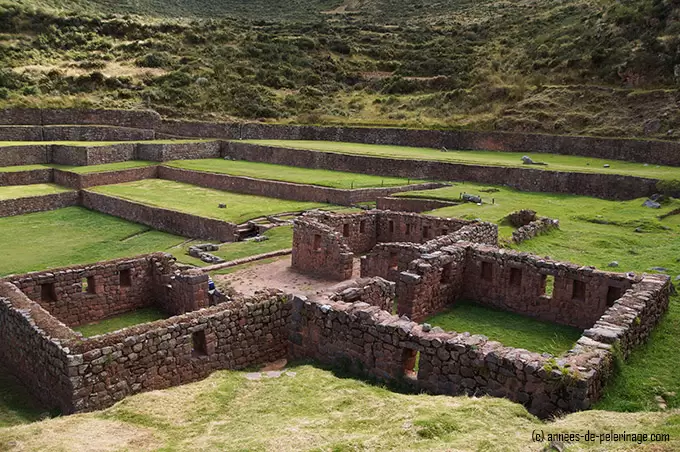 the palace of yahuar huaca in tipon, sitting above the beautiful water gardens