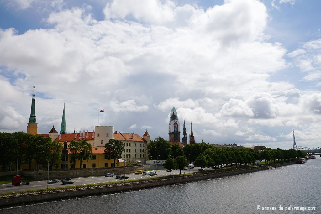 Riga castle at the banks of the daugawa