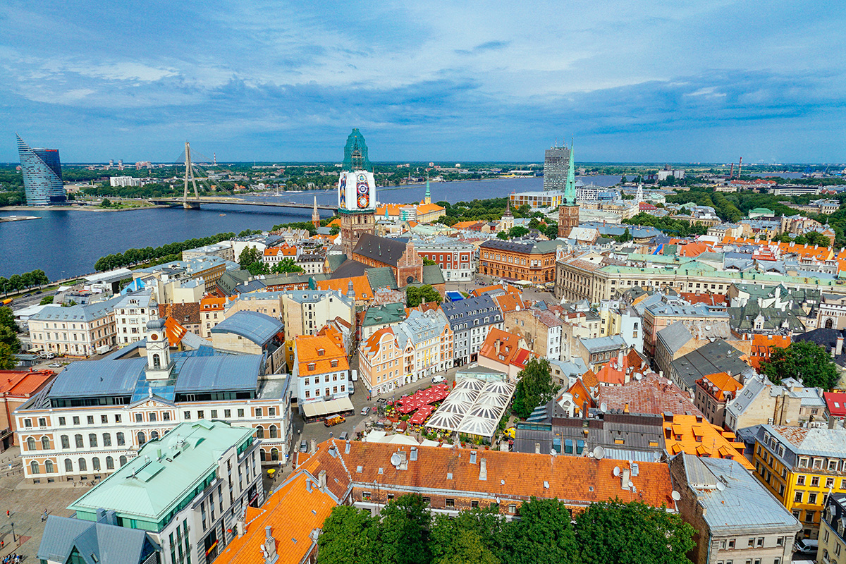 Things to do in Riga number 1: Get up st Peters and enjoy the beautiful view on the town