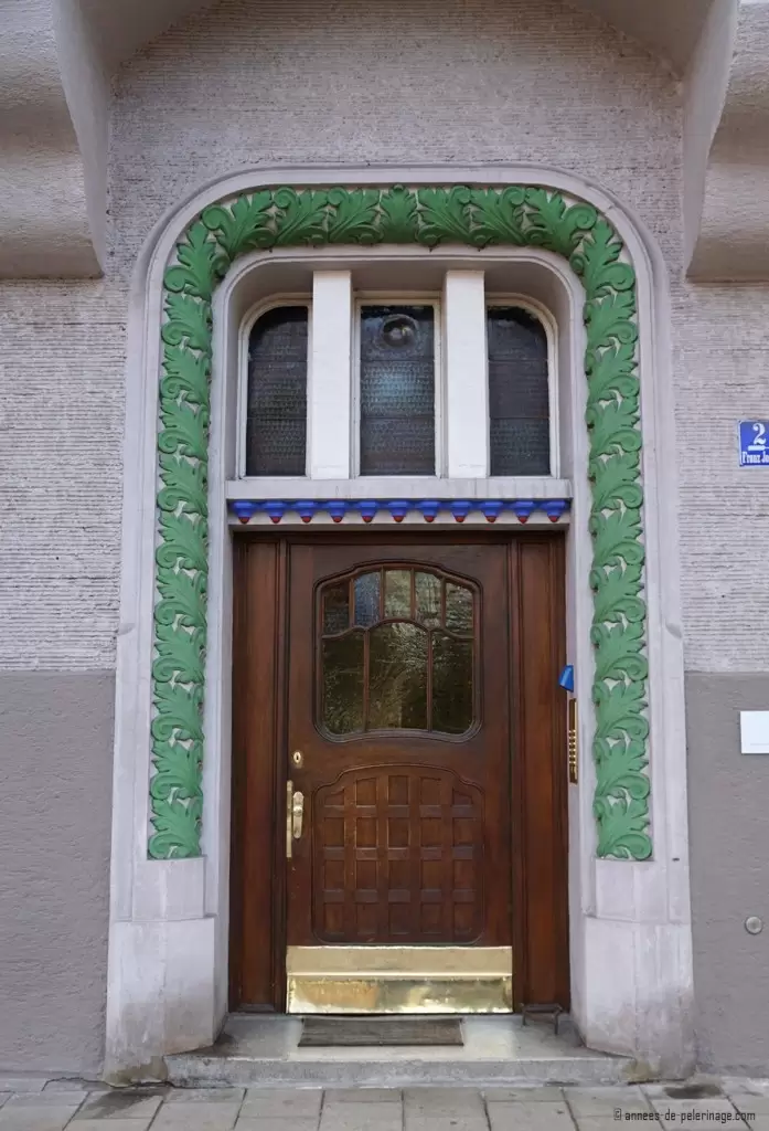 Art Nouveau door at Franz-Joseph-Strasse 2 in Munich