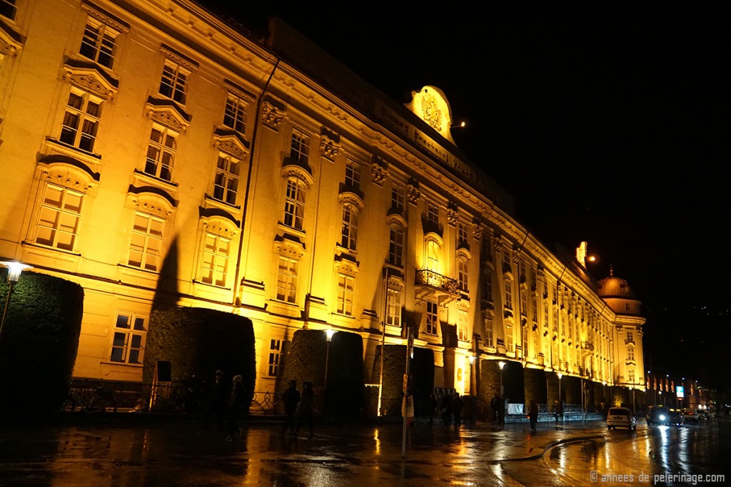 The Innsbruck castle at night