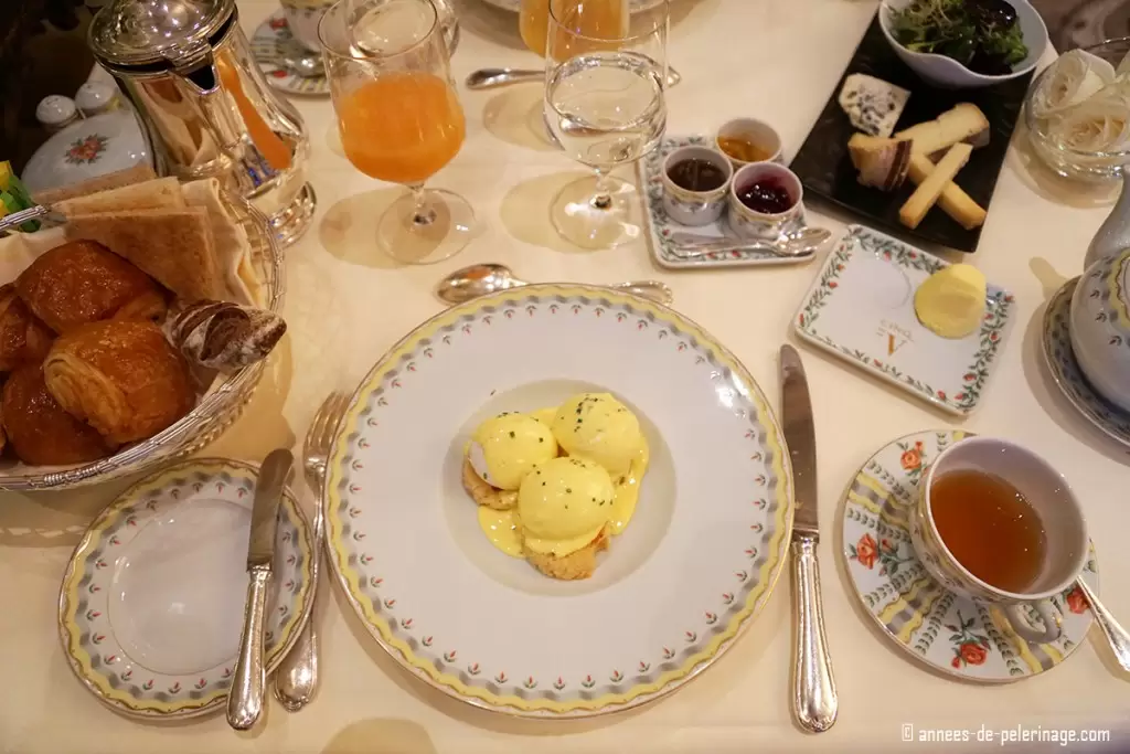 Breakfast with 3 perfect egg benedicts at the Le Cinq inside the Four Seasons Hotel George V in Paris