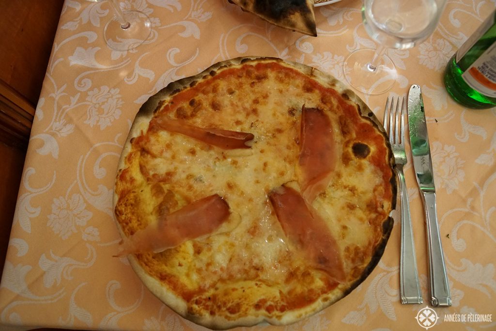 A traditional Roman Pizza