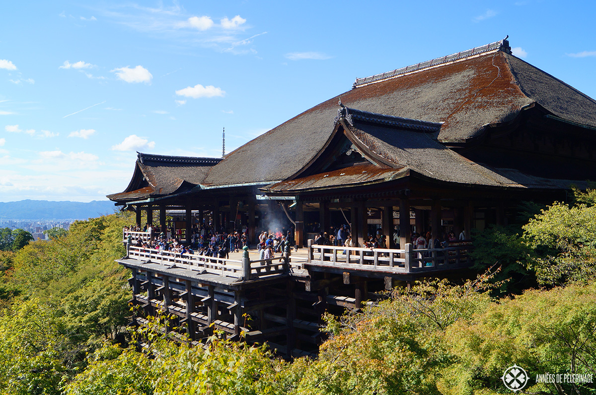 Kiyomizu-dera in kyoto - the Giantic buddhist temple should be on every list of things to do in Kyoto