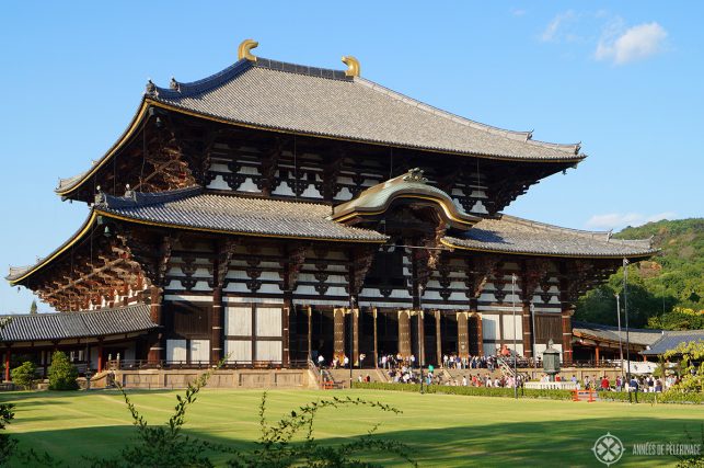 The gigantic main hall of the Todaji Temple in Nara, Japan - only a daytrip from Kyoto and certainly a fun things to do in Kyoto