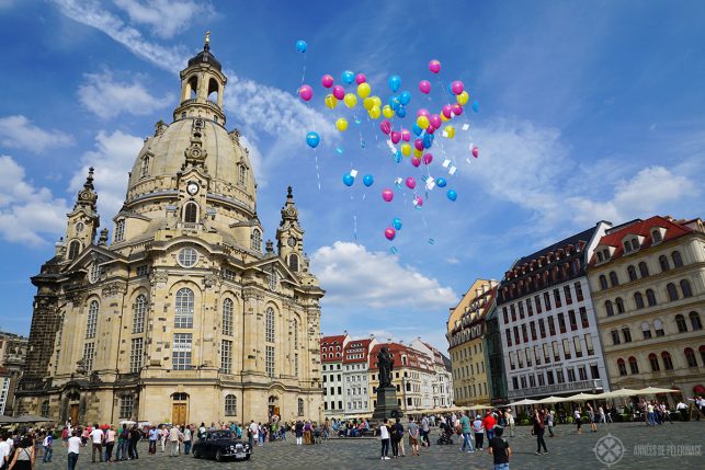 The Frauenkirche in Dresden in bright daylight with ballons