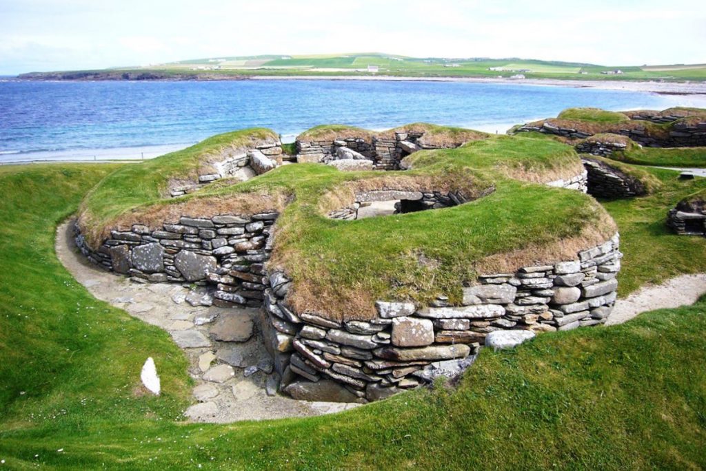 The ruins of Skara brea on Oakney Island in Skotland