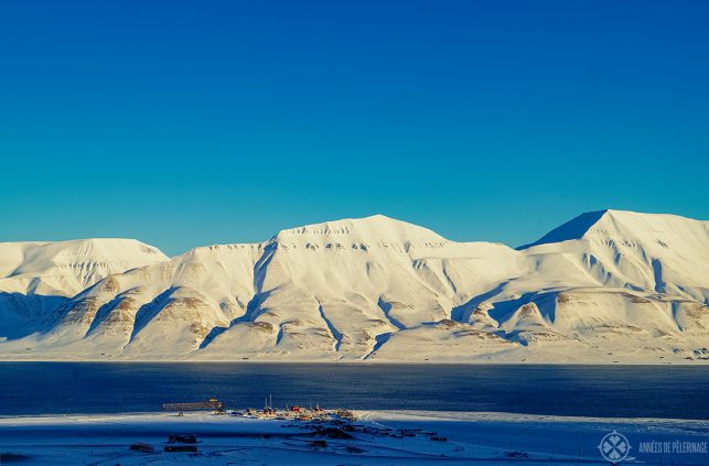 Vista from the town of longyearbyen on svalbard to the other shore of the bay
