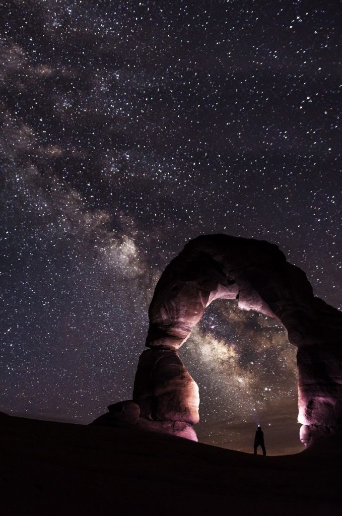 Delicate Arch in Arches National Park, Utah, at night