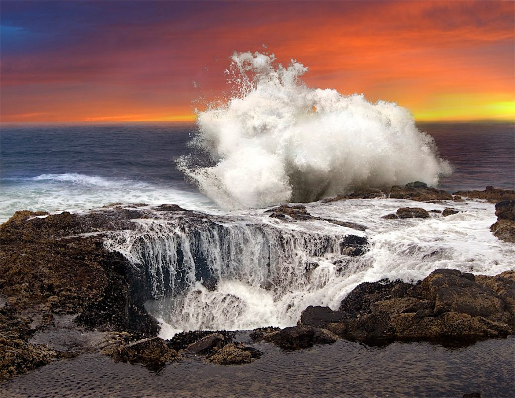 Thor's Well in Oregon at the coast