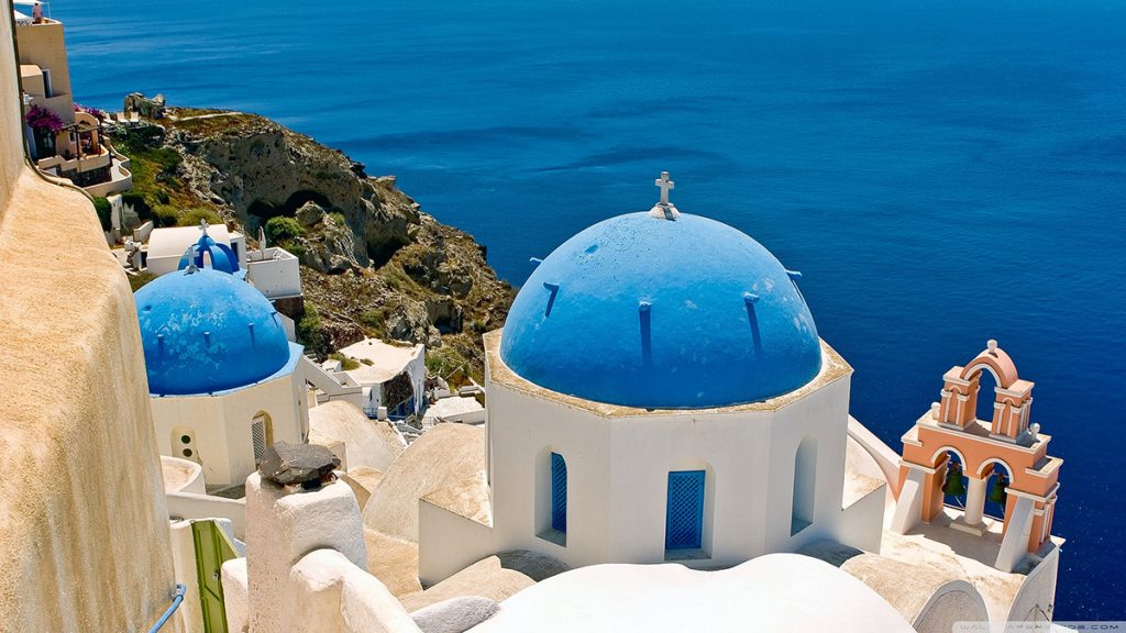 The town of oia on the Greek islands of Santorini
