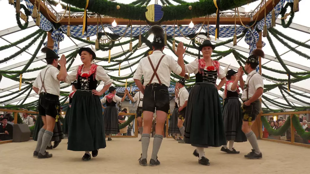 traditional oktoberfest costume men and women