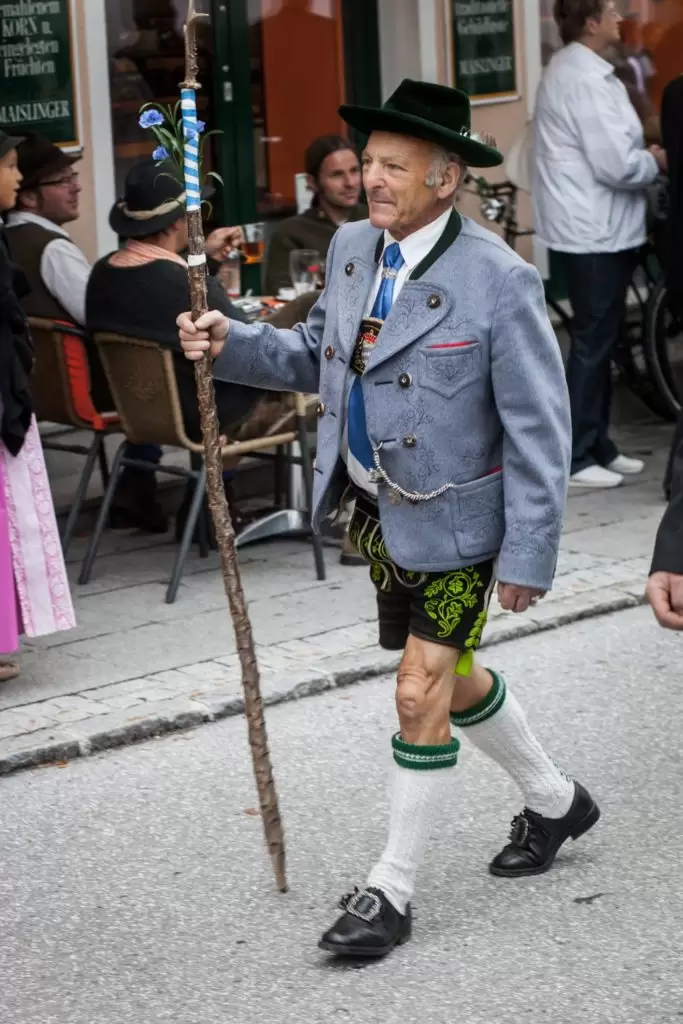 The Perfect Oktoberfest Outfit What To Wear For Men And Women