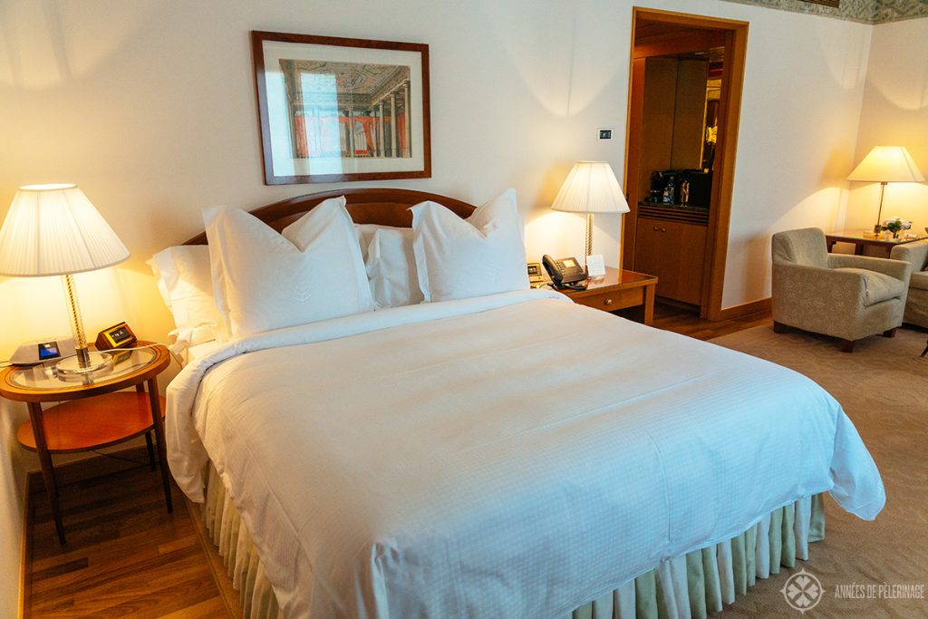Standard bedroom, Four Seasons Hotel Milan