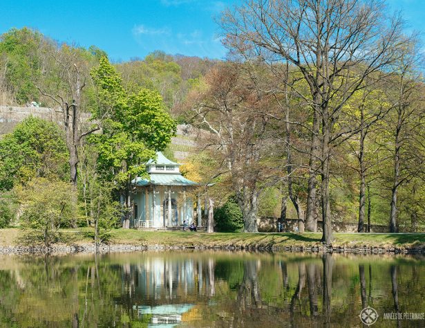 The Chinese Pavilion in Pillnitz with its pond in the foreground. Just one of the reason Pillnitz ist the best day trip from Dresden, Germany