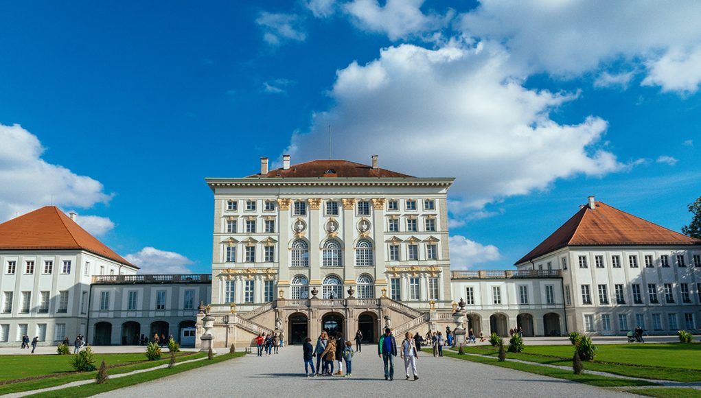 A Nymphenburg palace tour - this travel guide will tell you everything you need to visit the amazing palace in Munich, Germany