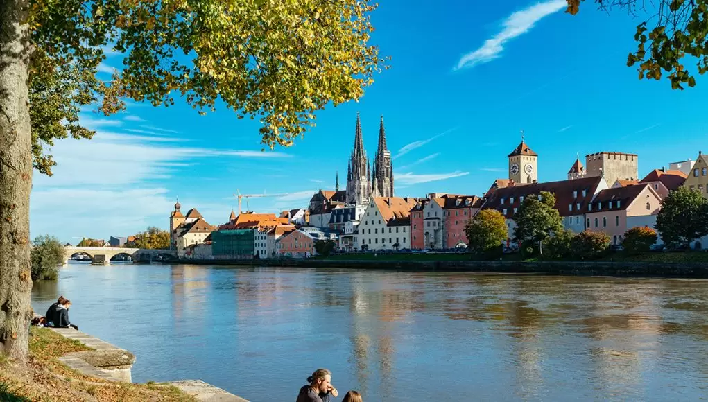 The best things to do in Regensburg, Germany. A detailed travel guide with the top tourist attractions and landmarks in Regensburg.