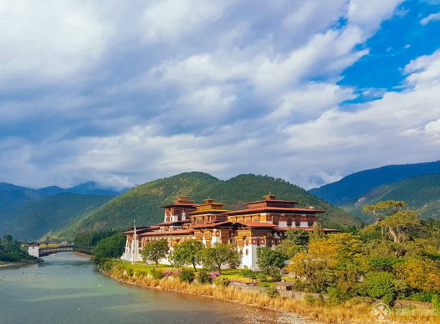 Full view of the fantastic Punakha Dzong in Bhutan