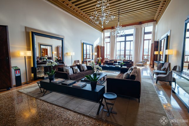 The lounge on the second floor of Aman Venice